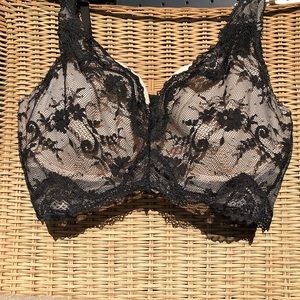 Black lace & nude bra